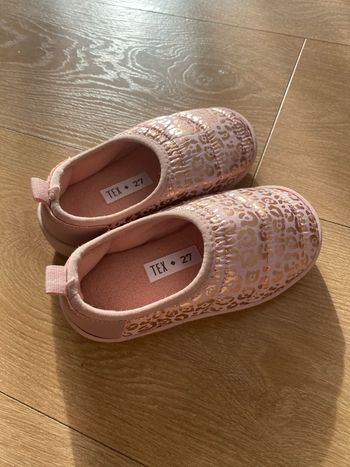 Pantoufles chaudes taille 27