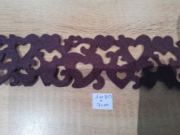 1m80 de ruban feutrine violet prune 7cm de large