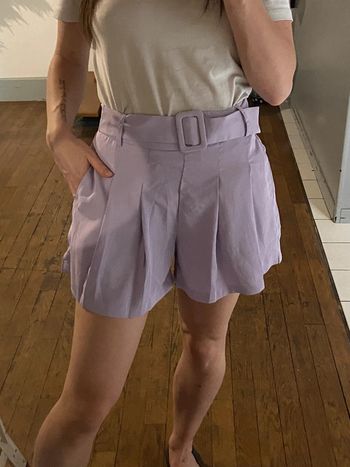 Short violet pastel