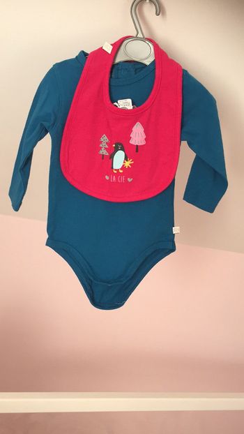 Ensemble la CDp .. body et bavoir . Neuf 9m/71cm