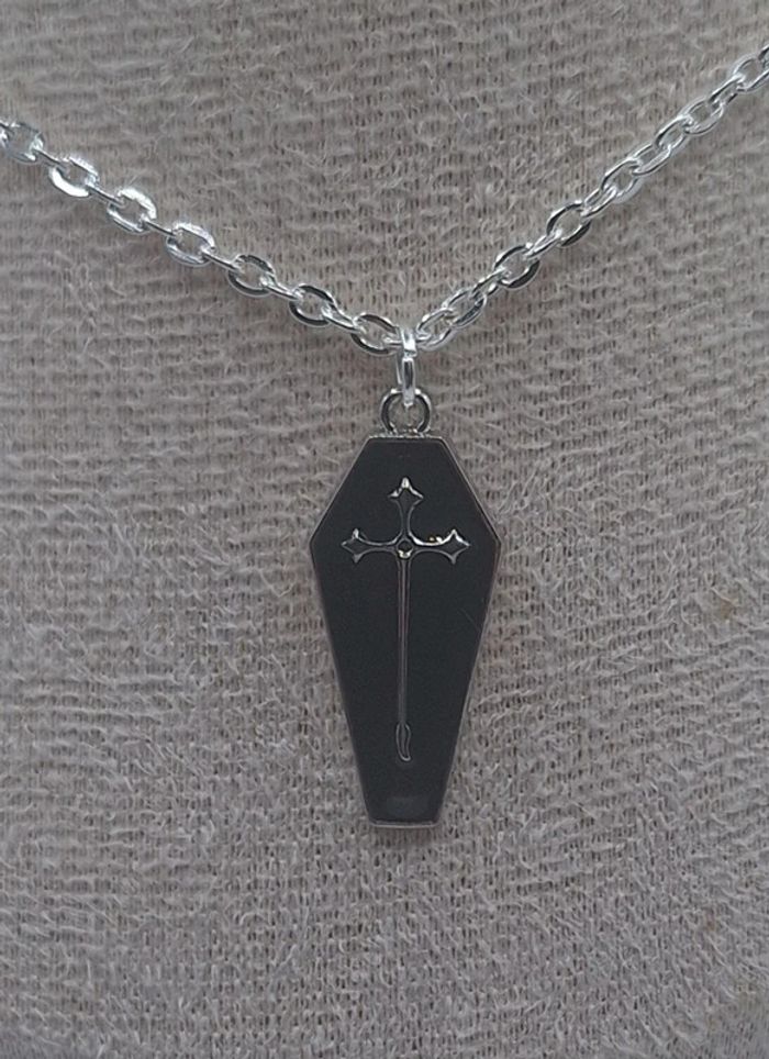 Collier cercueil noir - photo numéro 2