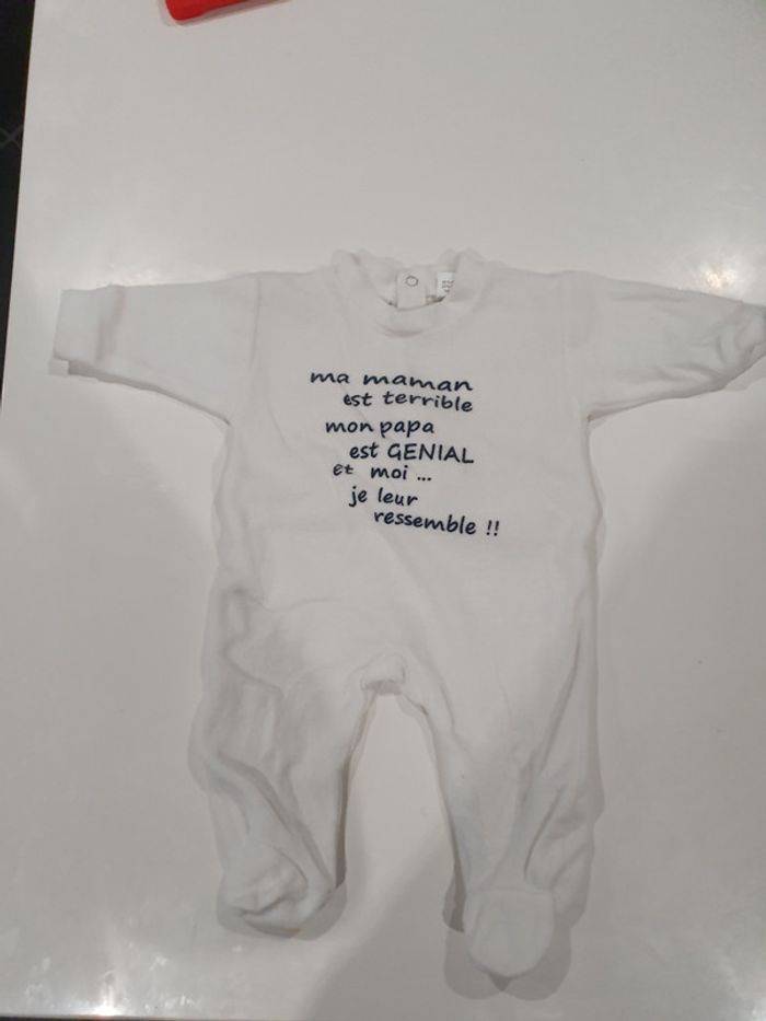 Pyjama une pièce à pied