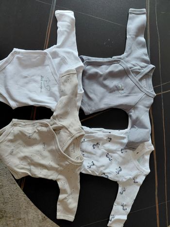 4 bodies 1 mois 54 cm