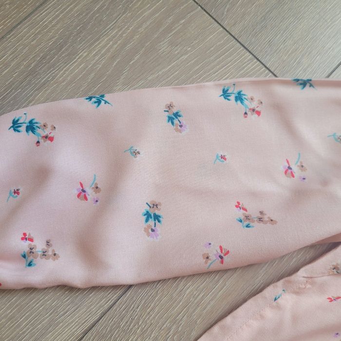 Maillot manche longue rose à fleur. Fille 8 ans. Marque H&M - photo numéro 2