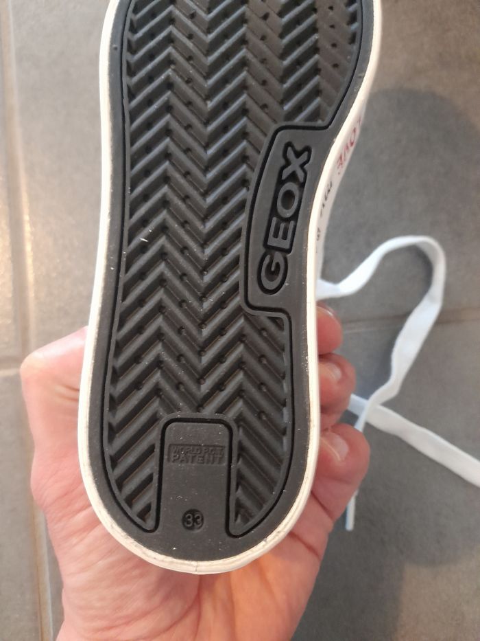 Très jolie paire de baskets geox en 33 - photo numéro 3