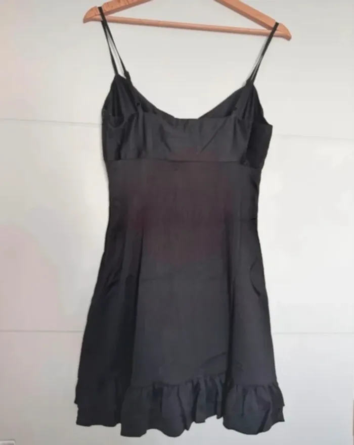 Robe noire - photo numéro 3