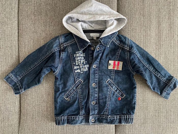 Veste en jean à capuche 12 mois absorba neuf