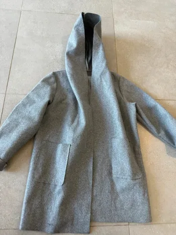 Manteau gris, taille L/XL pour femme, très bon état