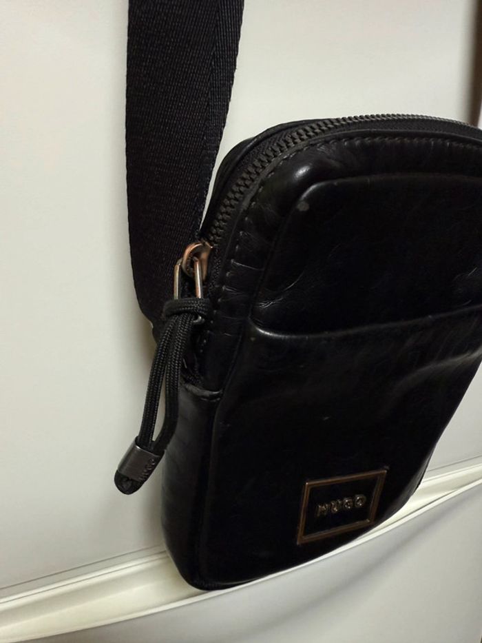 Sacoche Roy monogramme homme noir effet cuir de la marque Hugo - photo numéro 3