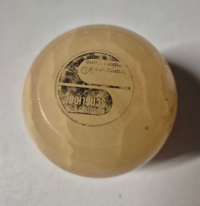 petite boîte vintage en albâtre et laiton pilulier - photo numéro 3