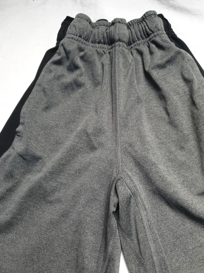 Short Nike gris foncé et noir - photo numéro 3