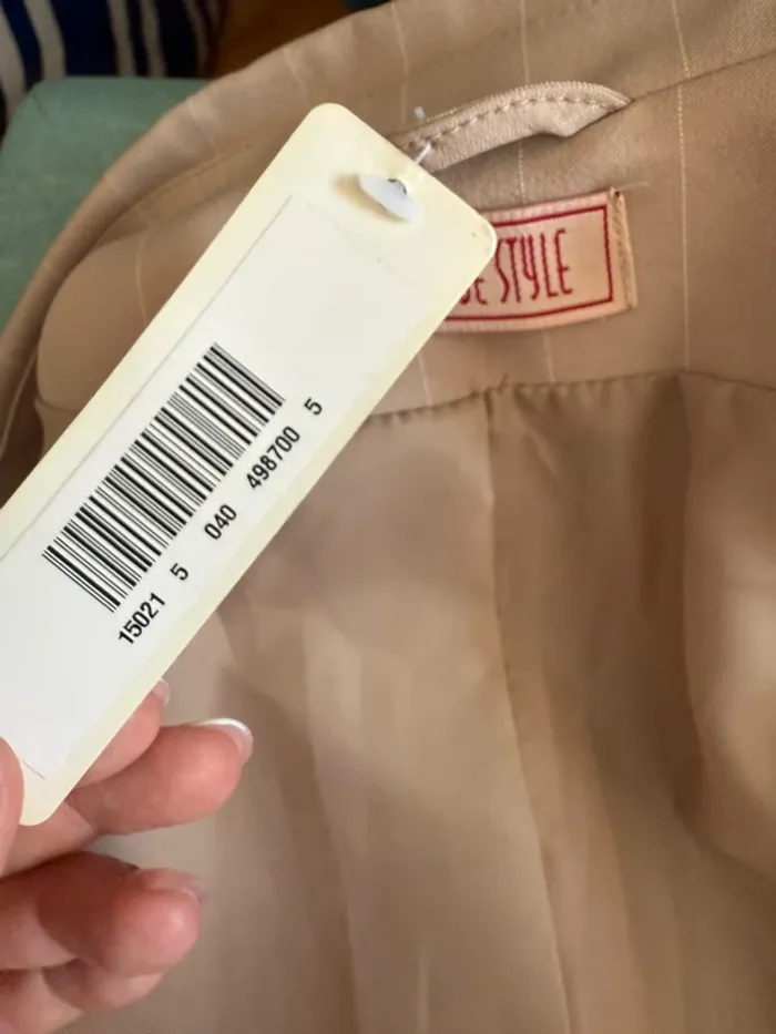 Blazer neuf avec étiquette beige à rayure taille 40 - photo numéro 8