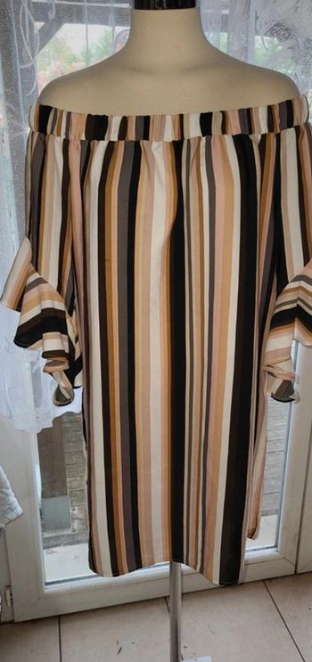 Robe épaules dénudées 44