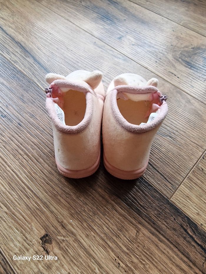 Chaussons en velours rose – Taille 20 – Marque Gémo - photo numéro 3