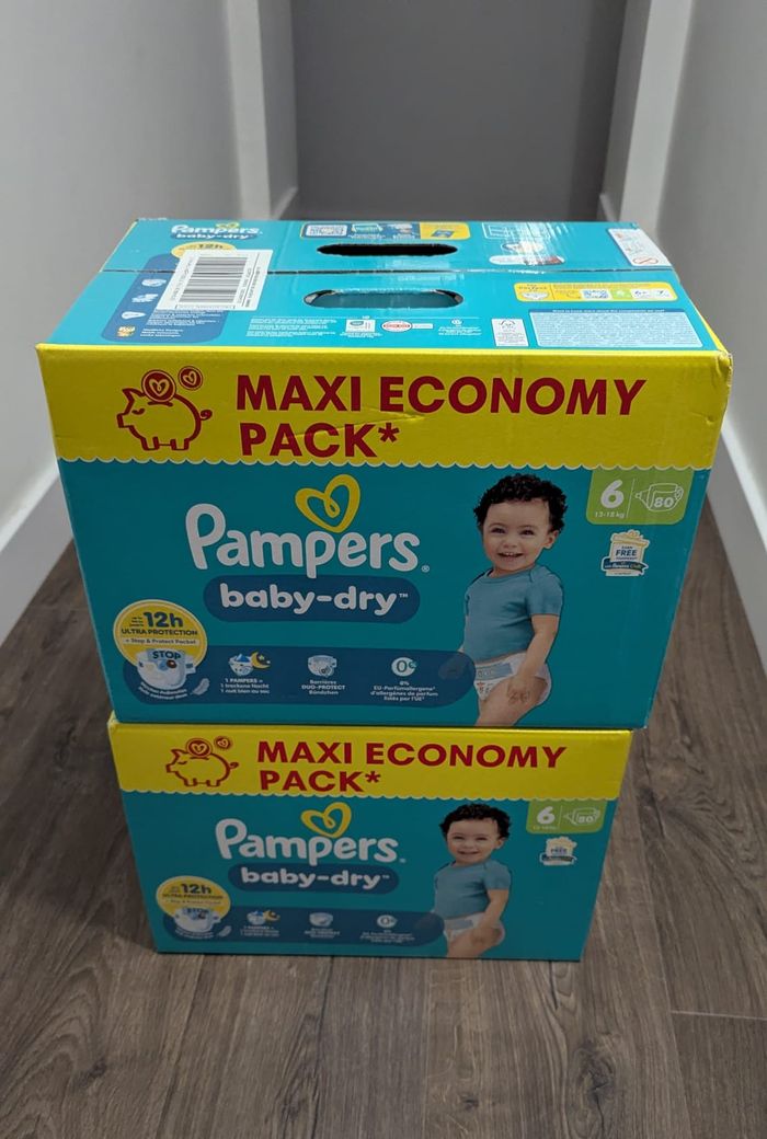 Lot de 2 cartons de Pampers T6