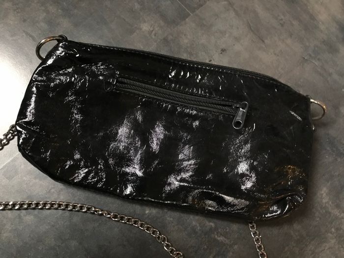 Mini sac pochette Vinyl similicuir en bandoulière chaîne - photo numéro 7