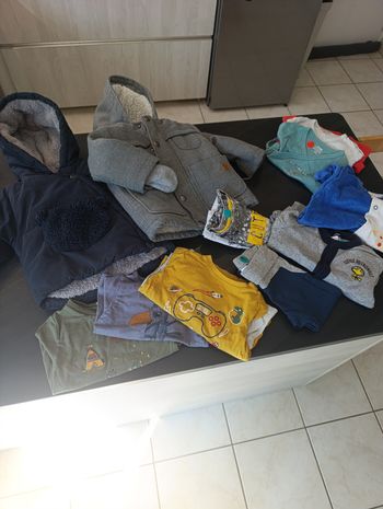Lot de vêtements 9 mois 