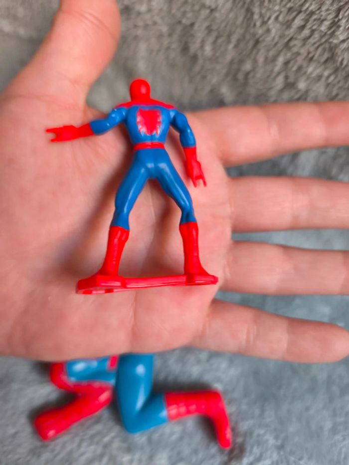 Lot 3 figurines spiderman marvel - photo numéro 8