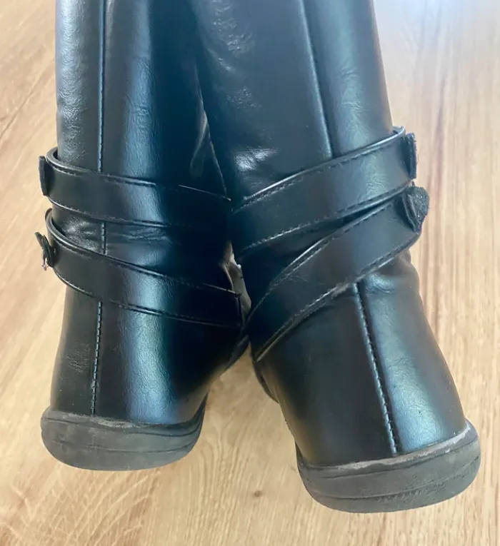 Bottes cuir pointure 30 valeur 70€ - photo numéro 4