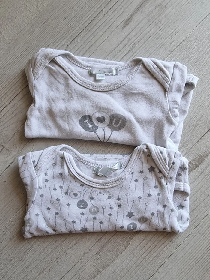 Lot de 2 bodys 9 mois