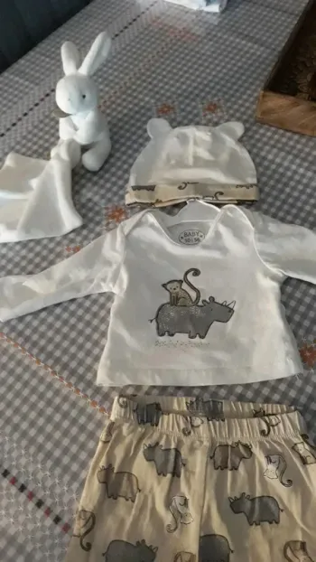 Ensemble bébé taille 50/56 ( 1mois)