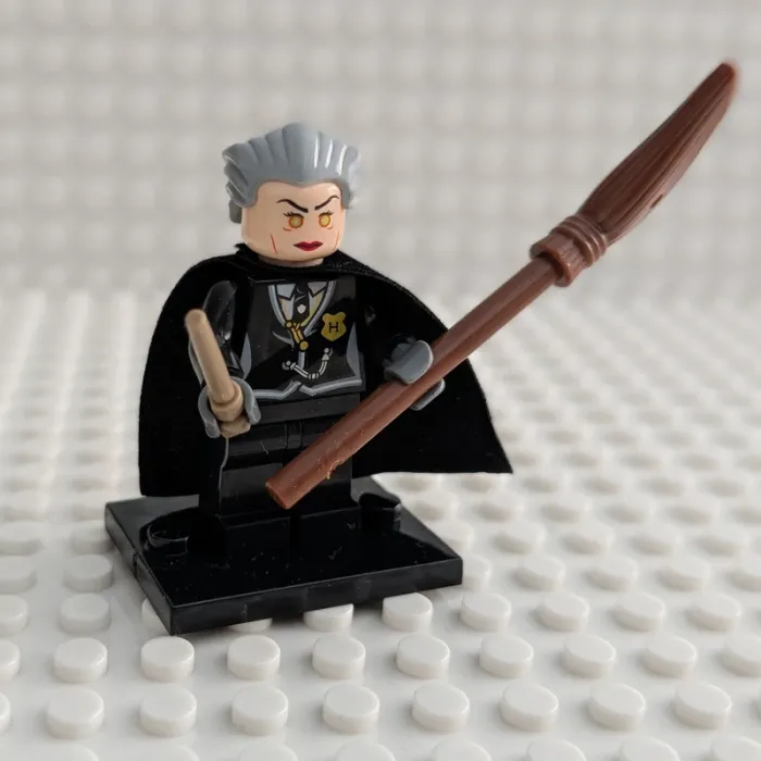 Figurine Harry Potter : Madame Bibine, style lego