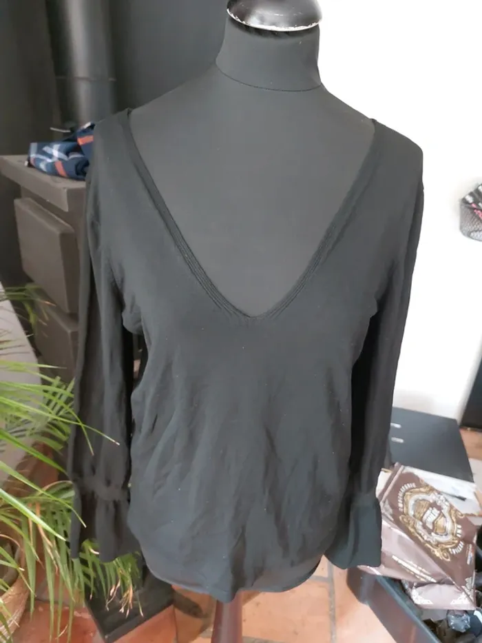 Pull-over dos nu - photo numéro 2