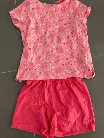Pyjashort schtroumpfs 5-6 ans en très bon état