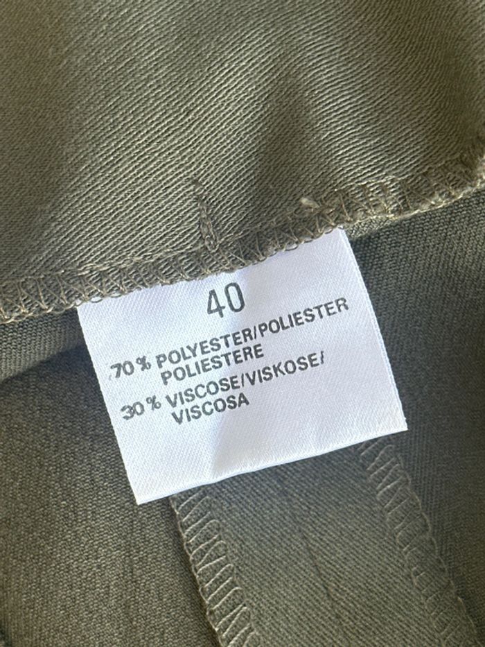 Robe chic manches longues kaki boutons dorés avec épaulettes - photo numéro 4