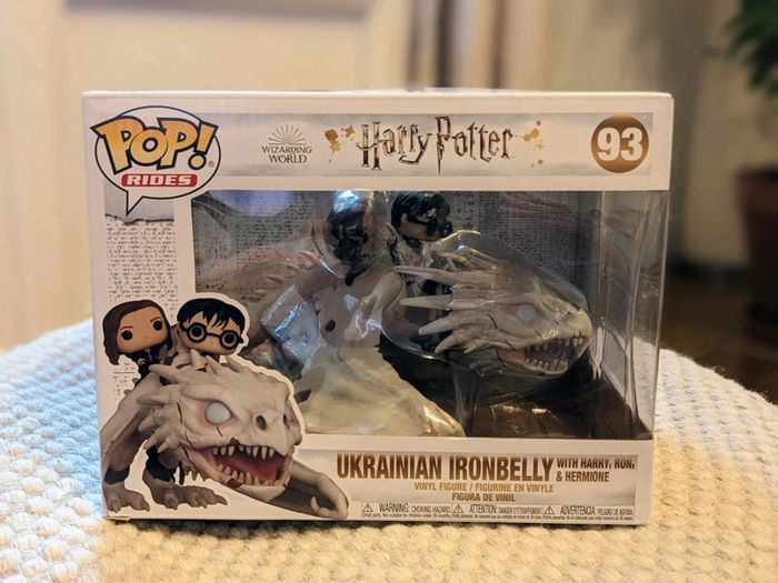 Funko Pop! Harry Potter 93 Harry, Hermione & Ron sur Dragon de Gringotts sous protection sleeve - photo numéro 2