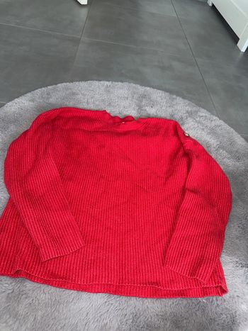 Pull rouge taille m bonne etat