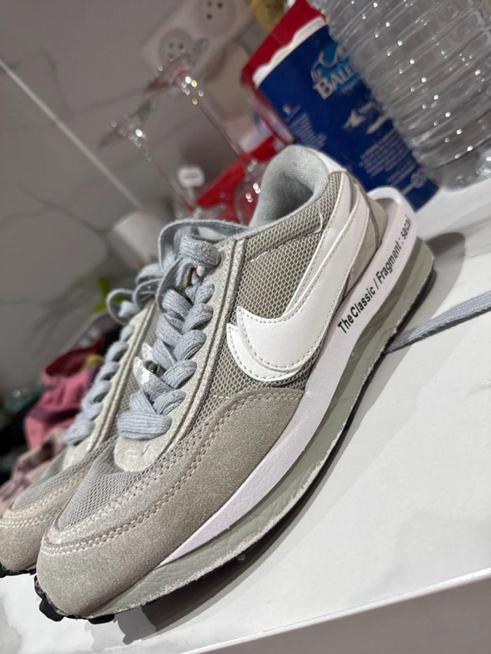 Nike sacai taille 37,5 - photo numéro 2