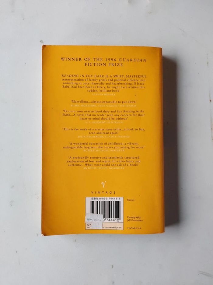 Reading in the dark - photo numéro 2