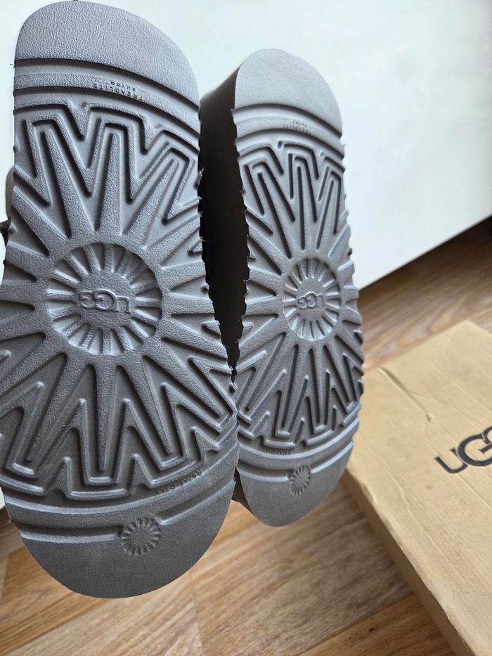 Bottine ugg grise neuve 39 - photo numéro 7