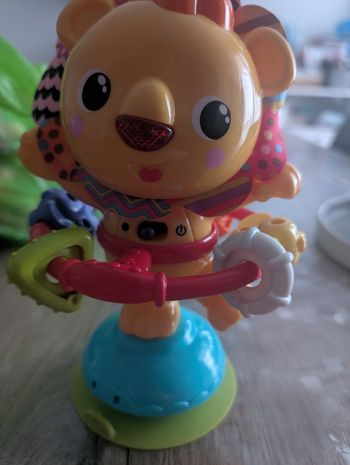 Hula hoop petit lion a ventouse v tech