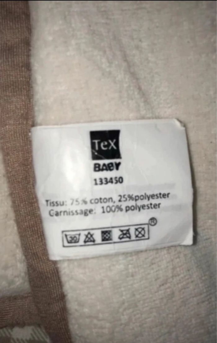 Tour de lit motifs animaux très doux marque tex pour fixer avec ses lanières à un lit à barreaux - photo numéro 6