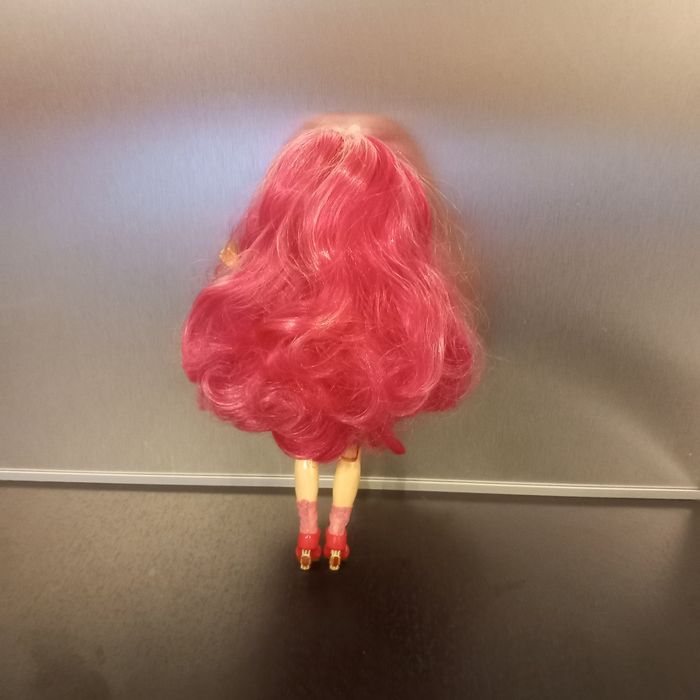 Poupée Rainbow High Stella - photo numéro 4