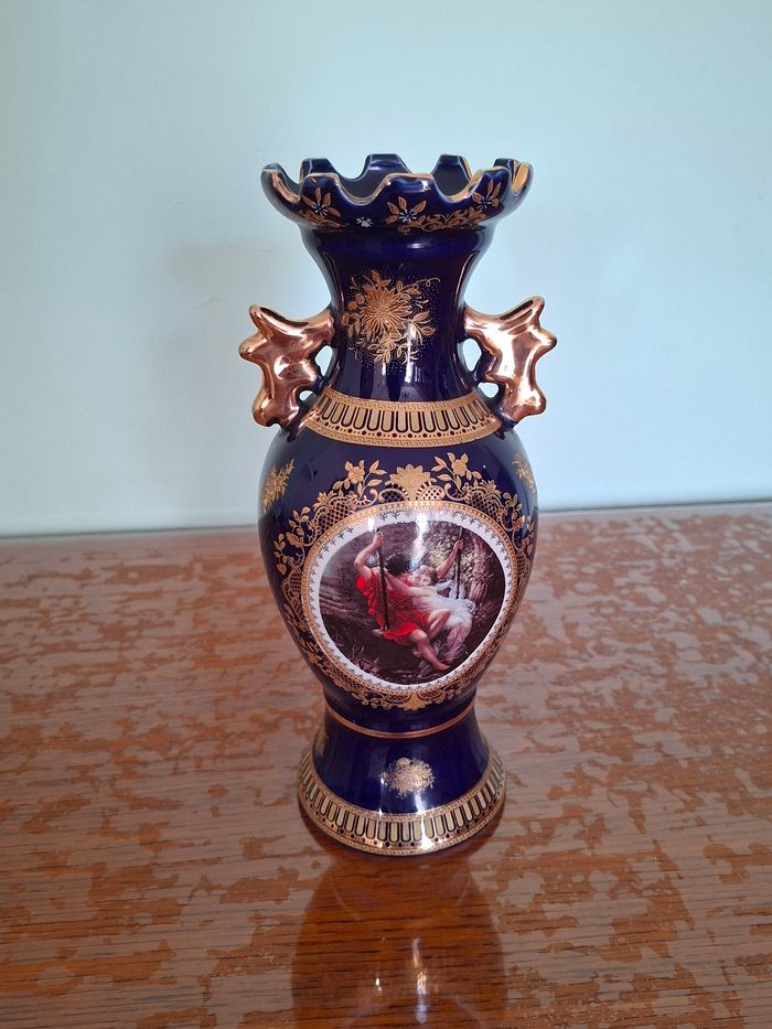 Vase antique décoratif en porcelaine