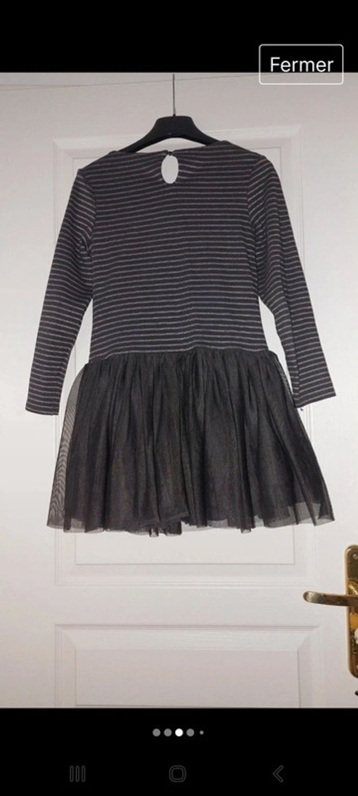 Magnifique robe volantée
Okaidi 10 ans - photo numéro 3