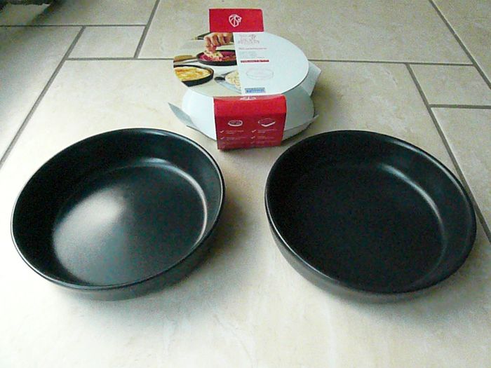 Lot de 2 plats à tapas Peugeot neufs - photo numéro 2