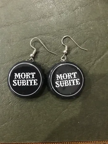 Boucles d’oreilles capsules noires