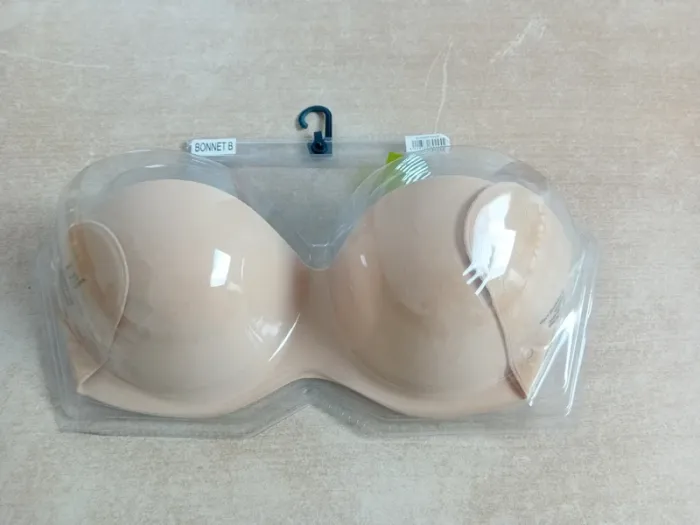 Soutien gorge adhésif