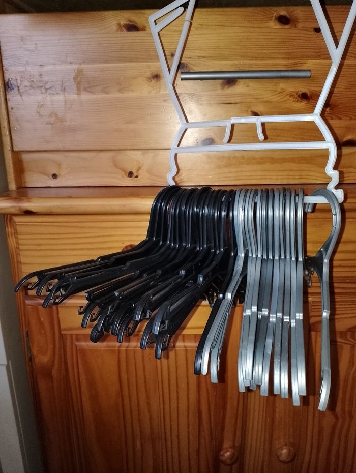 Cintre porte manteau x 29