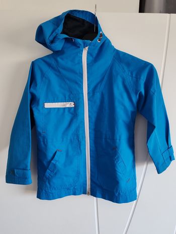 Veste bleue coupe vent