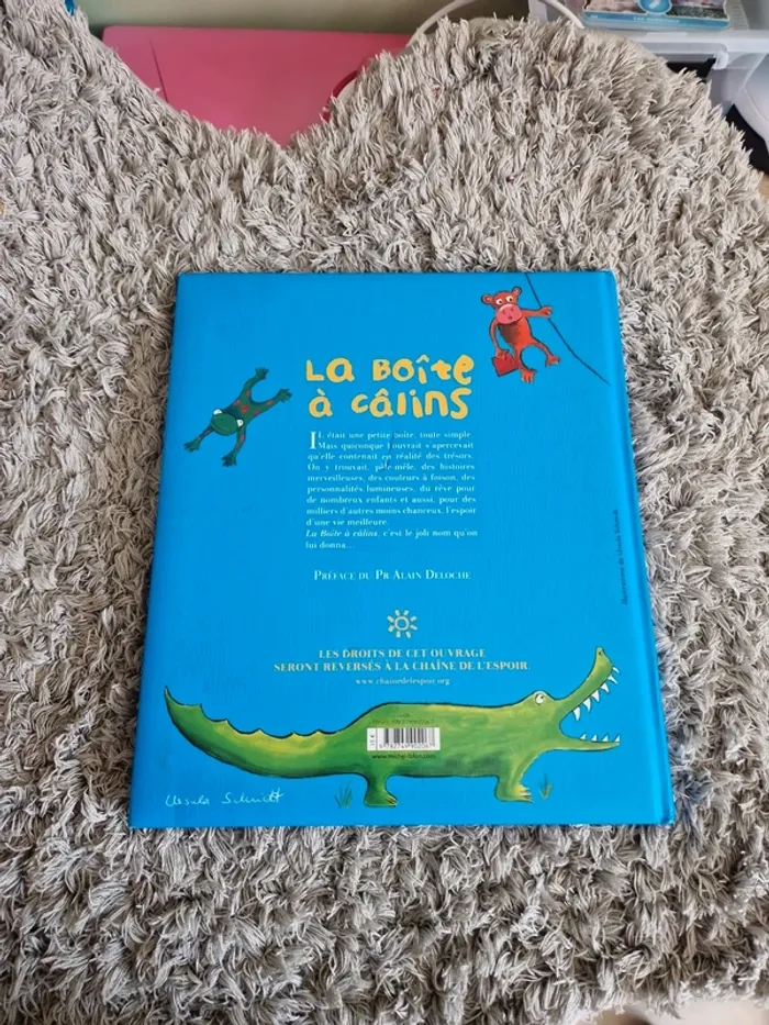 Livre la boîte à câlins - photo numéro 2