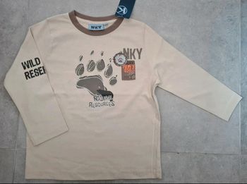 Haut 4 ans neuf avec etiquette