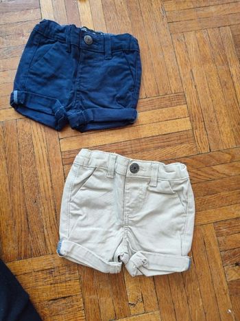 Lot de deux shorts taille 3 mois