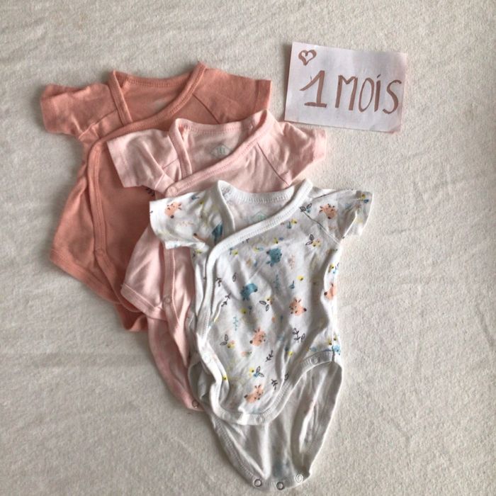 Lot 3 bodies courts fille