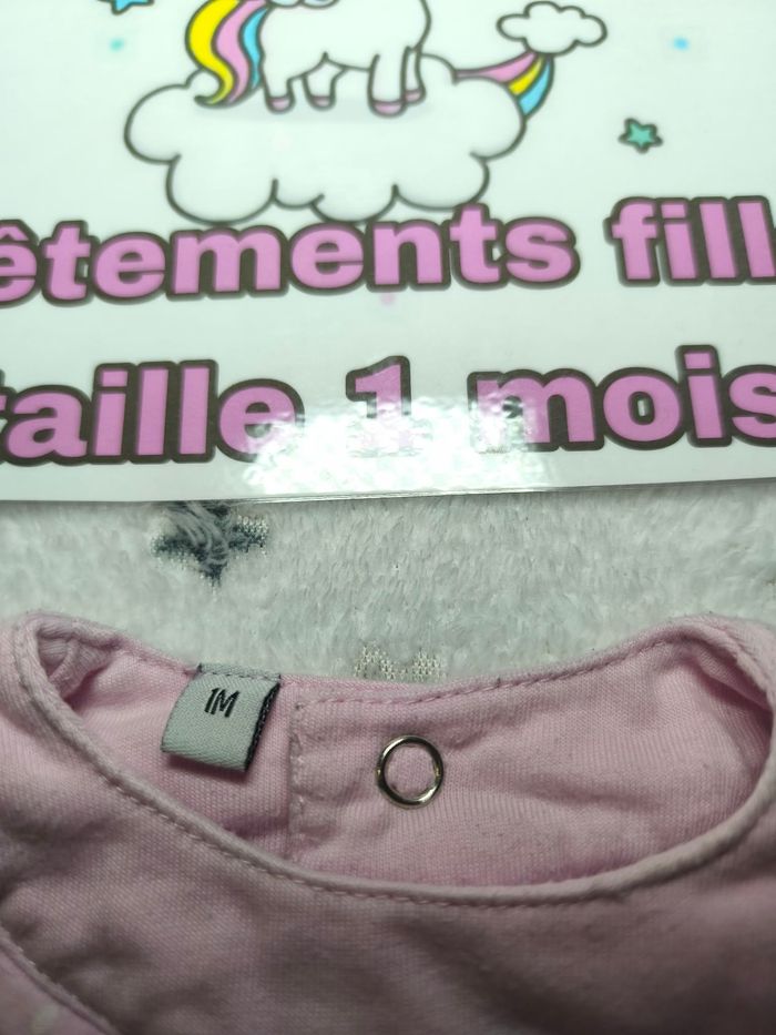 Combishort 2 en 1 fille inconnu - 1 mois - rose - très bon état - photo numéro 4