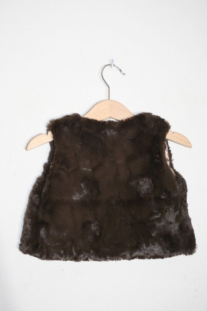 Petit gilet fourrure chocolat H&M 9/12m - photo numéro 3